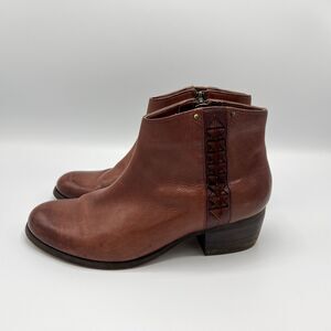 Clarks Ankle Boots Booties Size 9M Brown Maypearl Fawn Leather
